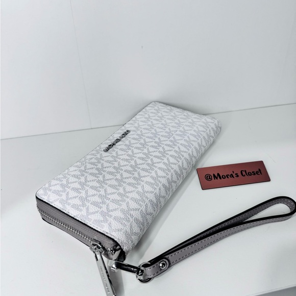 🦋Michael Kors Large Continental Wallet - Picture 2 of 6